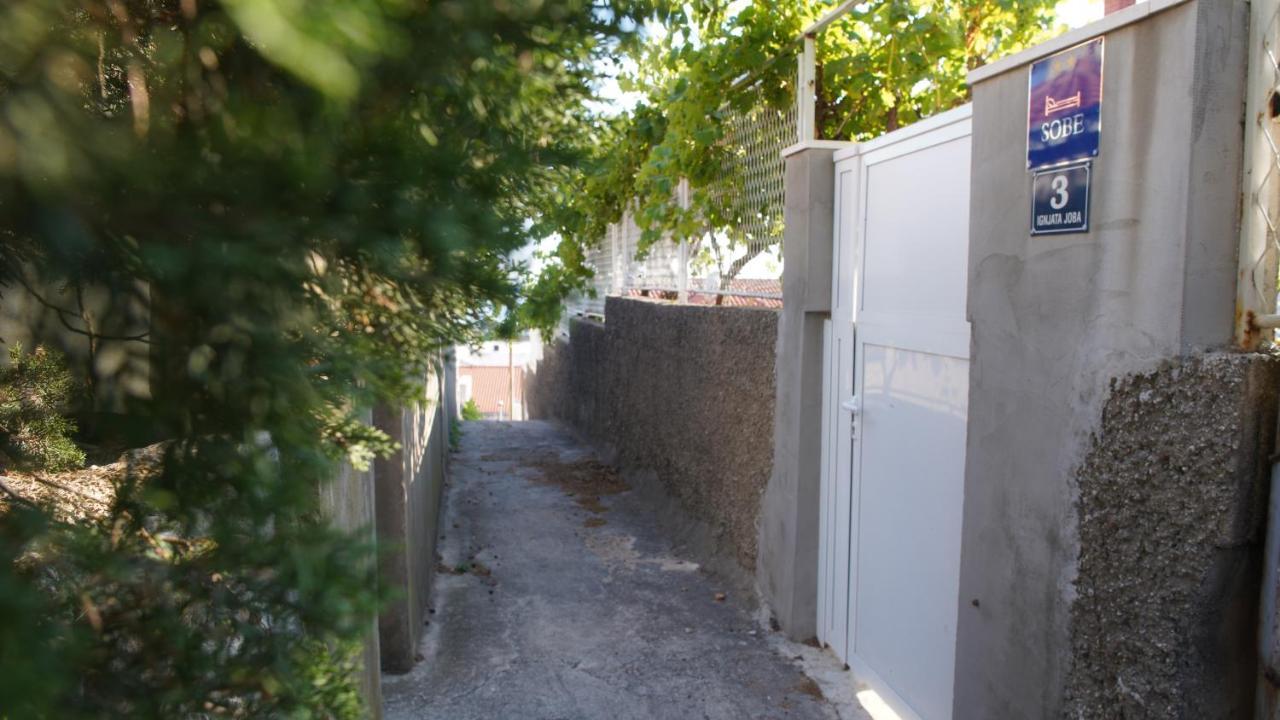 Serious Job Appartement *